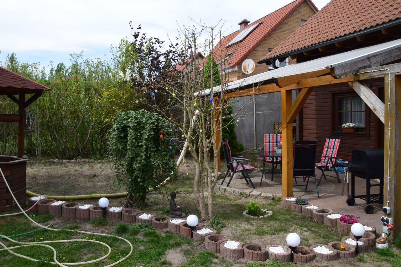 Fuenfeichener Weg 16 Apartment Eisenhüttenstadt Exterior foto